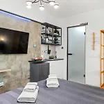Apartment Fat Cow *