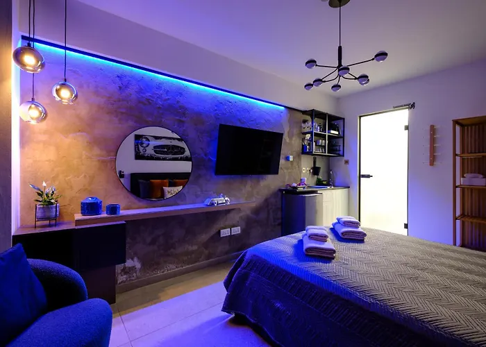 Fat Cow Apartment Larnaca